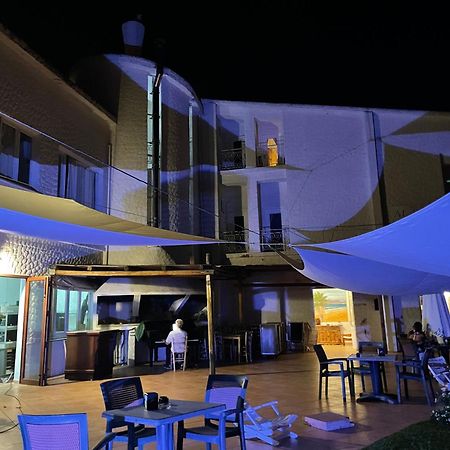 Hotel Al Faro Spiaggia La Cinta Santeodoro San Teodoro  Dış mekan fotoğraf