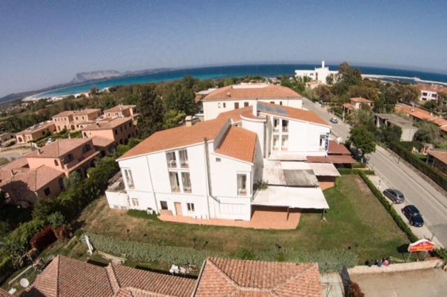 Hotel Al Faro Spiaggia La Cinta Santeodoro San Teodoro  Dış mekan fotoğraf